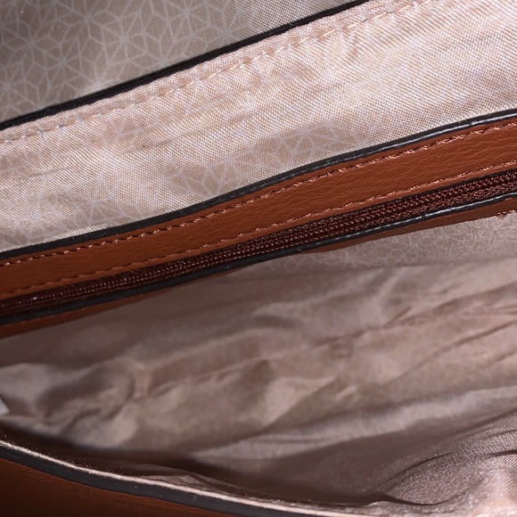 Time & Tru Shoulder Mia Bag - Picture 8 of 8